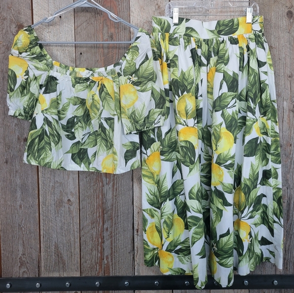 H&M Dresses & Skirts - H&M lemon leaf matching set A line puff M